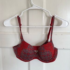 Victoria’s Secret Body By Victoria lined Demi bra size 32C‎